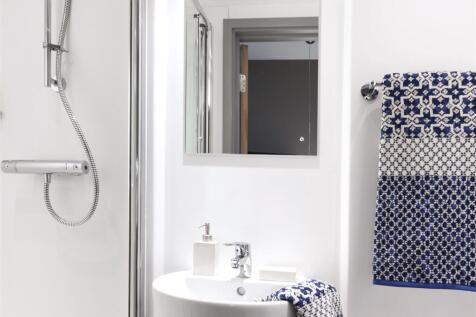 UrbSt_Melbourne_room_dressed bathroom close up.jpg