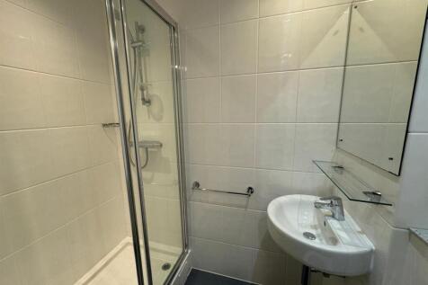 Tyne Bridge ensuite shower room copy.jpg