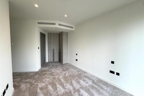 Bedroom 1 pic 2.jpeg