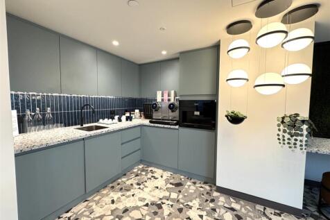 Business suite kitchen.jpeg