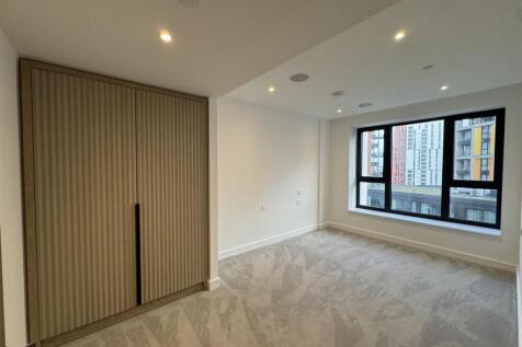 Bedroom 1 pic 2.jpeg