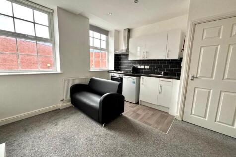 Lounge and kitchen.jpeg