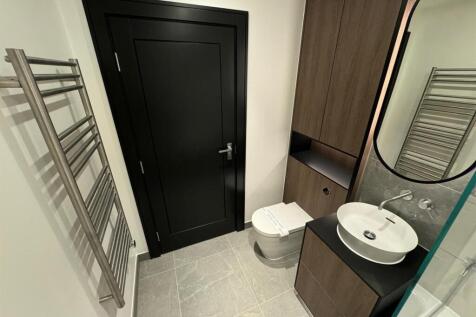 Ensuite pic 2.jpg