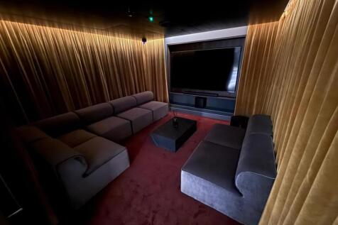 WhatsApp Image 2025-12-11 at 17.03.31 (2).jpeg