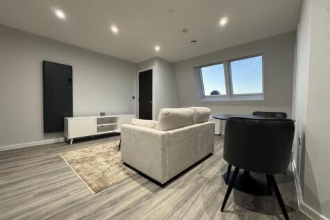 Living area pic 9.jpeg