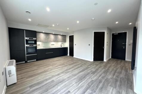 Living area pic 3.jpeg