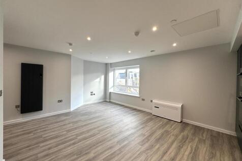 Living area pic 2.jpeg