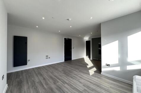 Living room pic 3.jpeg