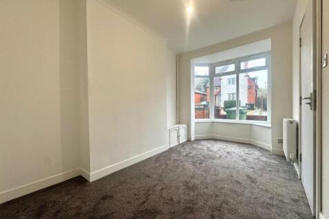 Front room pic 2.jpeg