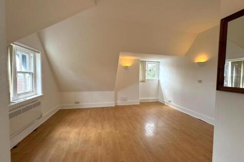 Living Rm pic 2.jpg