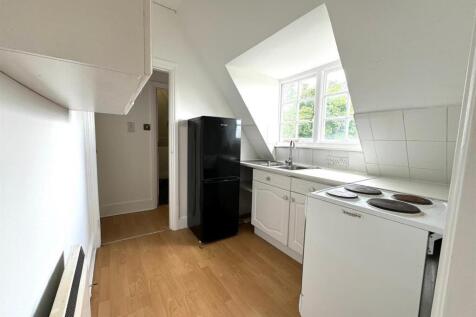 Kitchen pic 2.jpg