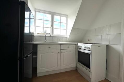 Kitchen pic 4.jpg