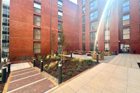 Communal garden 2 pic 3.jpeg