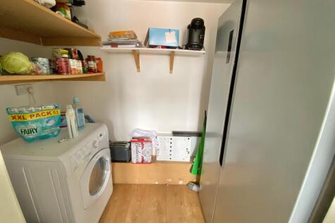 Kitchen. 2