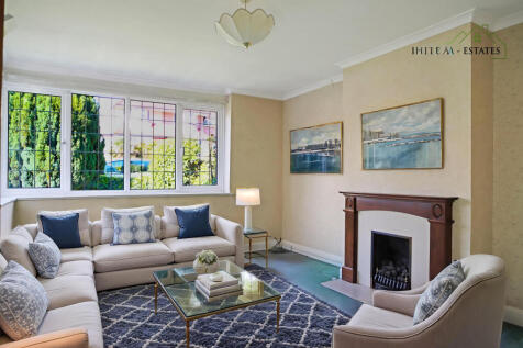 Staged Lounge