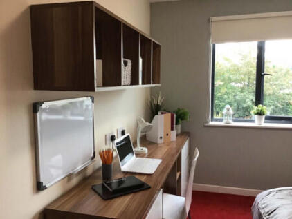 Ensuite Study Area