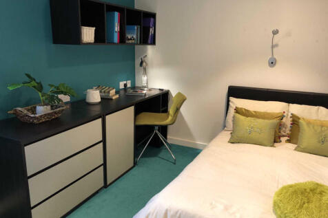 Comfortable Beds Deluxe Studio Plato House Liverpo