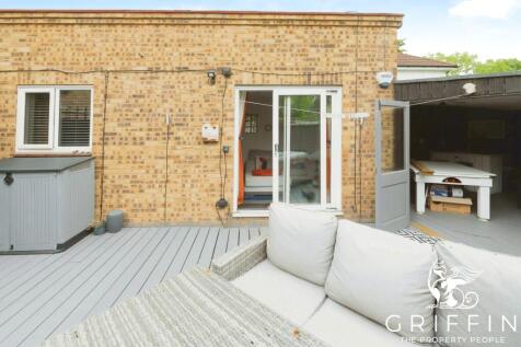 6f20d65935shirleygardensbasildonss131ba10