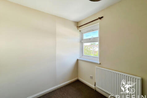 270f8166bedroom3