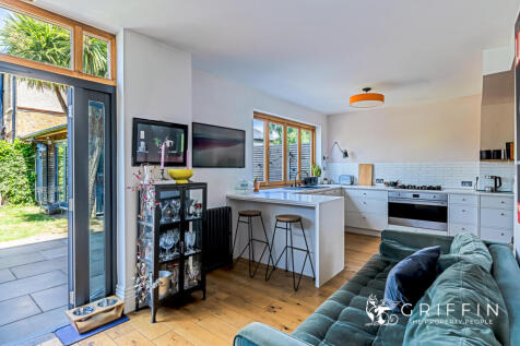 Kitchen &amp; Dining