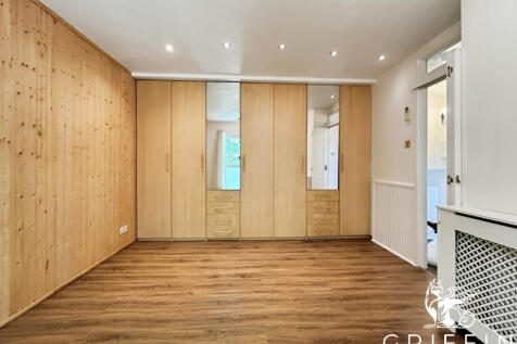 5a1fd850bedroom201201