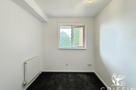 66a05606bedroom4