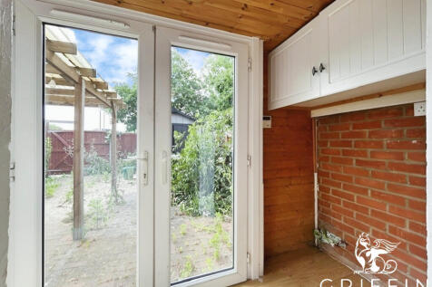 96a430a7rear20porch1