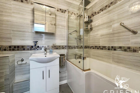 0443bea8bathroom