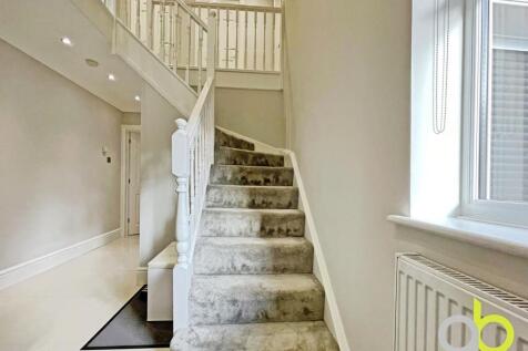 44fa3b5eentrance20and20stairs