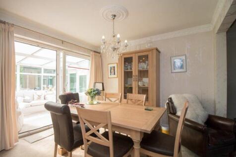 1 Eleanora Gardens