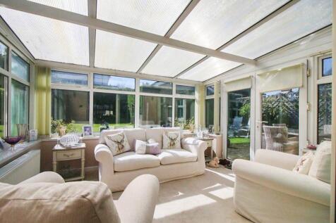 1 Eleanora Gardens