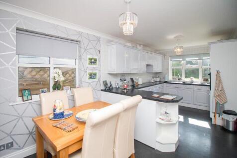 1 Eleanora Gardens