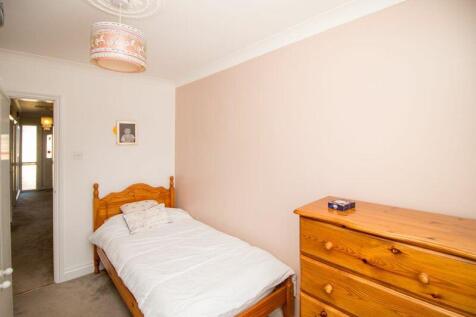 1 Eleanora Gardens