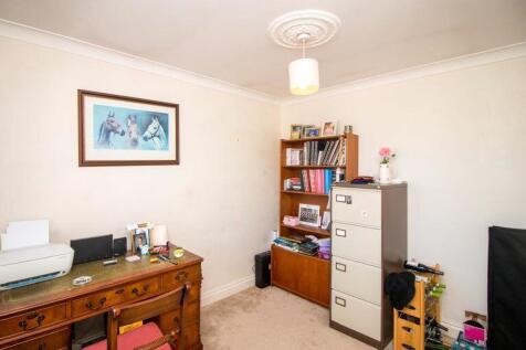 1 Eleanora Gardens