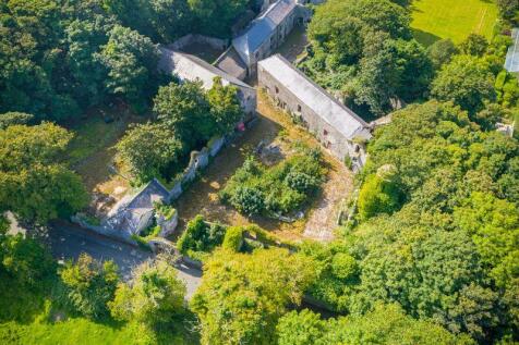 Estate Buildings S