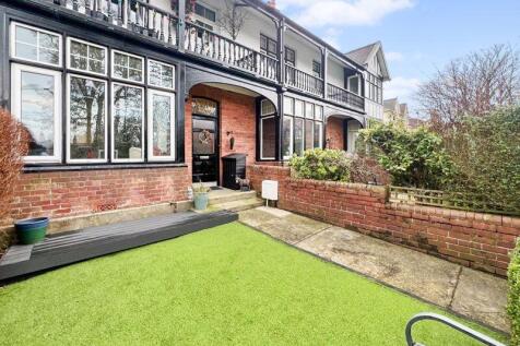 11 Albany Road