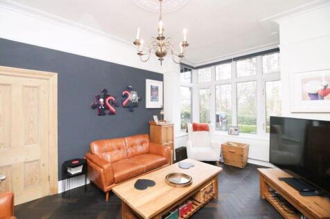 11 Albany Road