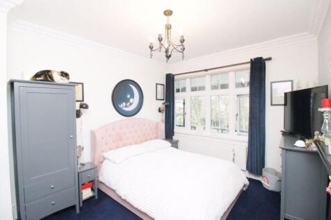 11 Albany Road
