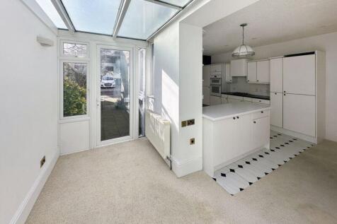 7 Queens Terrace