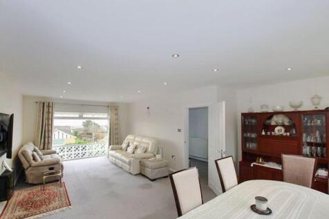 9 Sunnybank Avenue