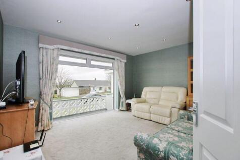9 Sunnybank Avenue