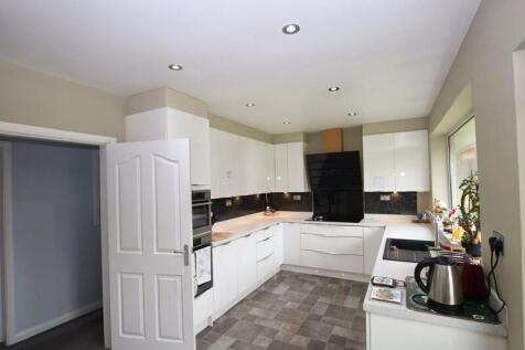 9 Sunnybank Avenue