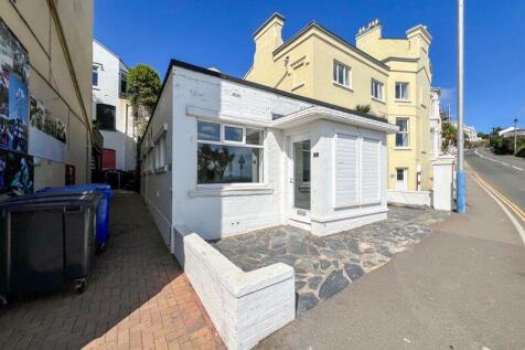 1 Summerhill Road, Douglas