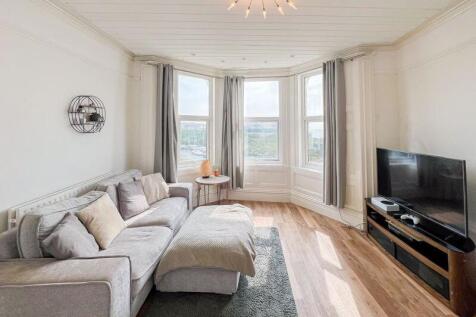 Flat 2, 7 Royal Avenue West
