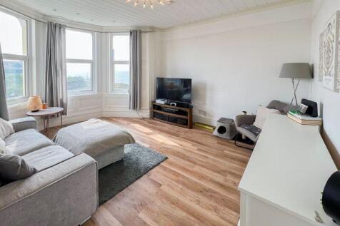 Flat 2, 7 Royal Avenue West