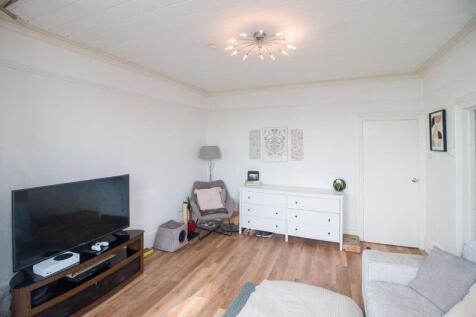 Flat 2, 7 Royal Avenue West