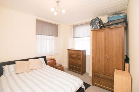 Flat 2, 7 Royal Avenue West