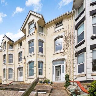Flat 2, 7 Royal Avenue West