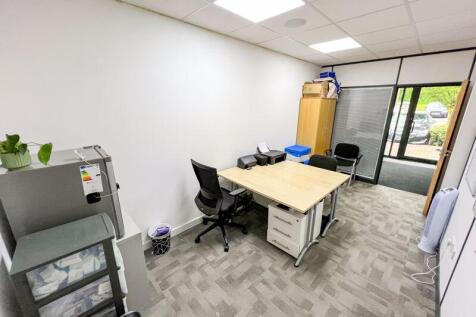 Unit B3, Eden Park