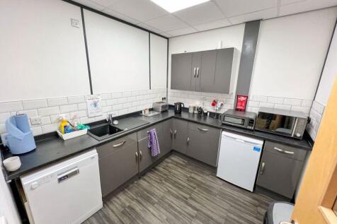 Unit B3, Eden Park